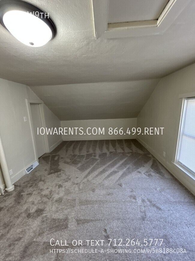 Building Photo - 411 W9th-