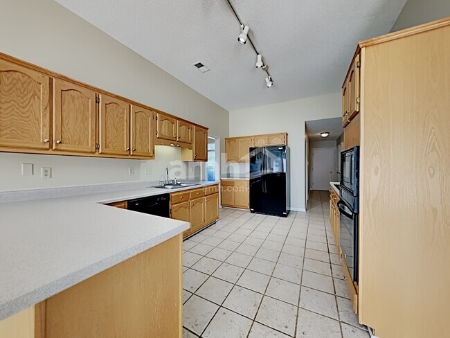 Building Photo - 1444 Albon Dr