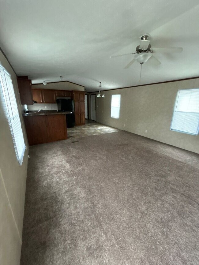 Building Photo - Mobile Home For Sale in Newton, KS