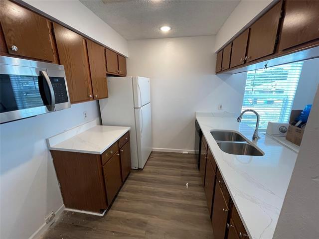 Building Photo - 5320 Carver Dr