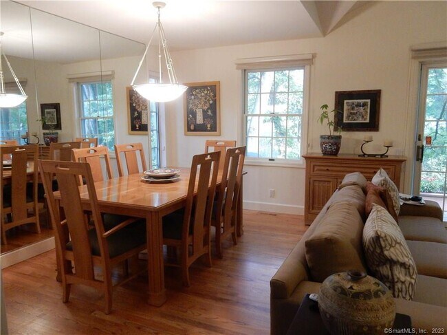 Building Photo - 230 Saugatuck Ave