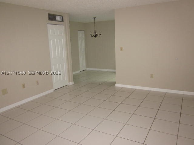 Building Photo - 10822 N Kendall Dr