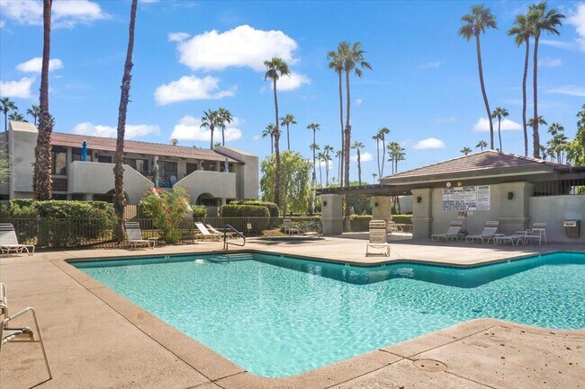 Building Photo - 1150 E Amado Rd