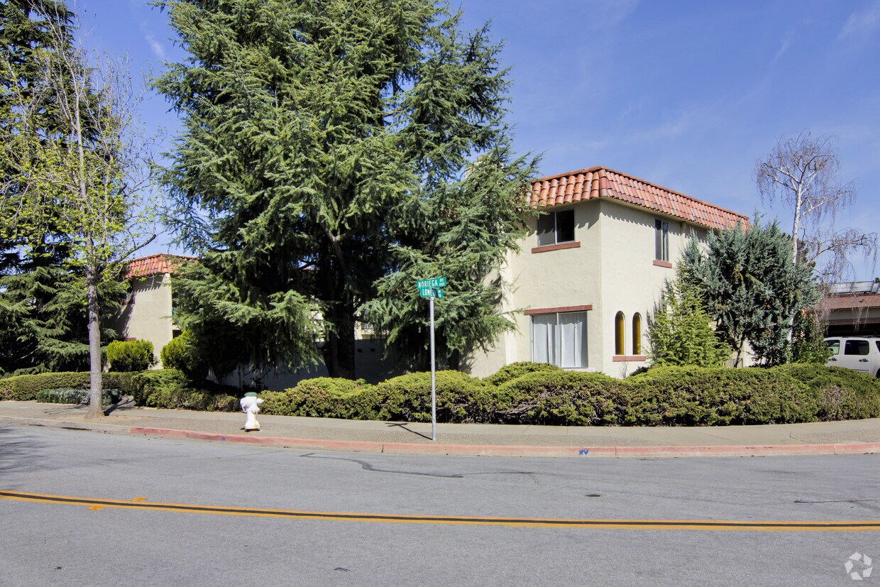Building Photo - 1071 Noriega Ave