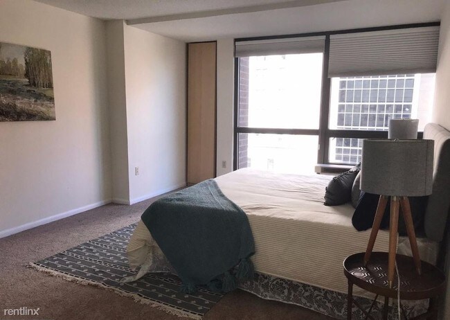 Building Photo - 2 br, 2 bath  - 233 S 6th St Apt 907