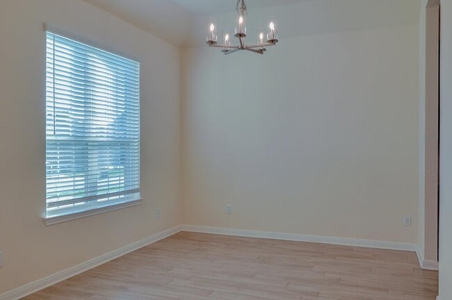 Building Photo - 3027 Dade Loop