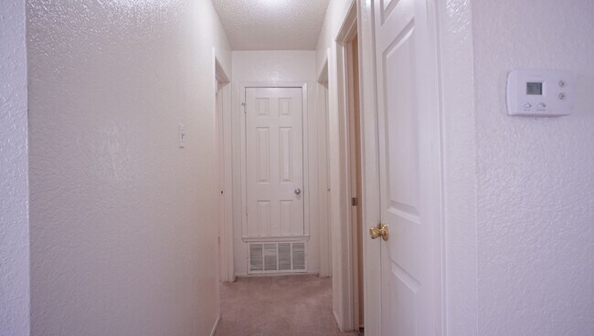 Foto del edificio - 2/1 Apartment in East Austin