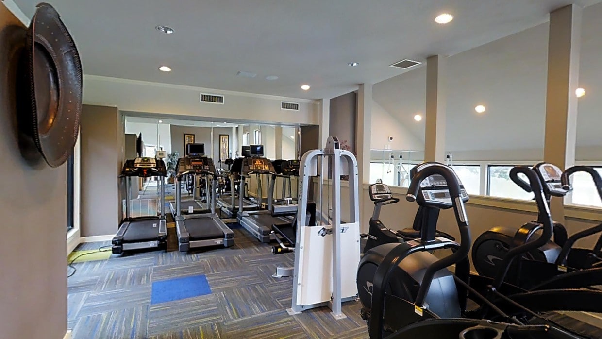 Photo - Lakeside Apartments