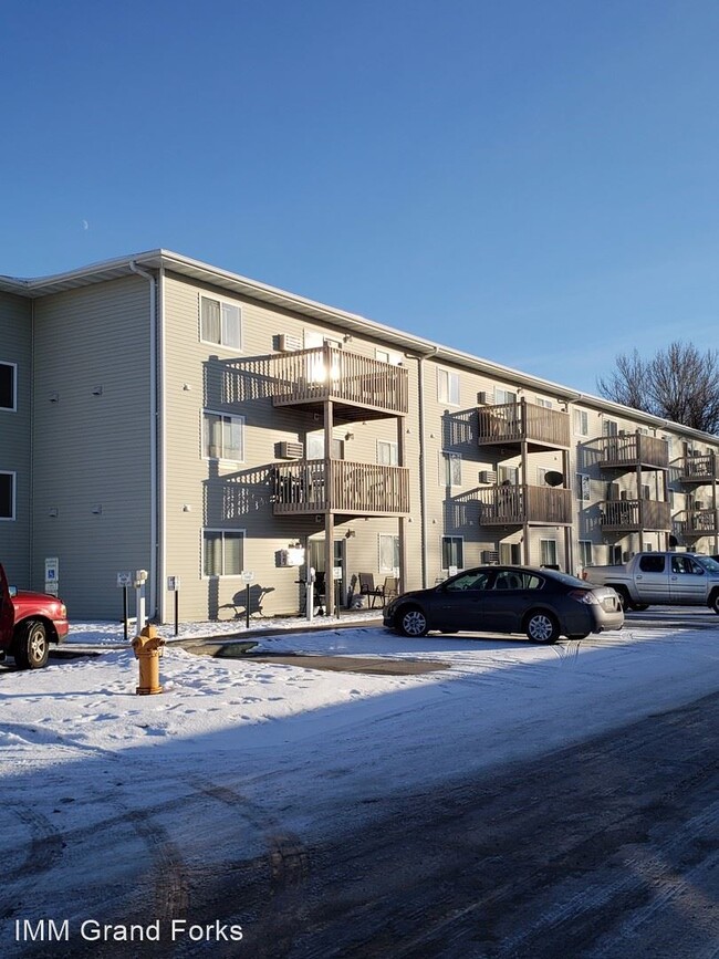 Building Photo - 3531 13th Ave N