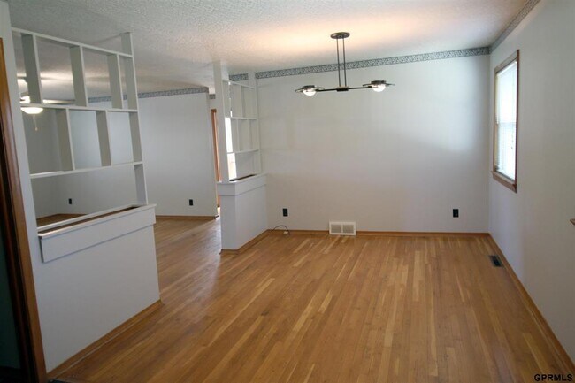 Foto del edificio - 7220 Blue Ridge Dr