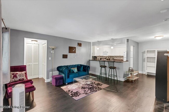 Foto del edificio - 44 Lake Ave