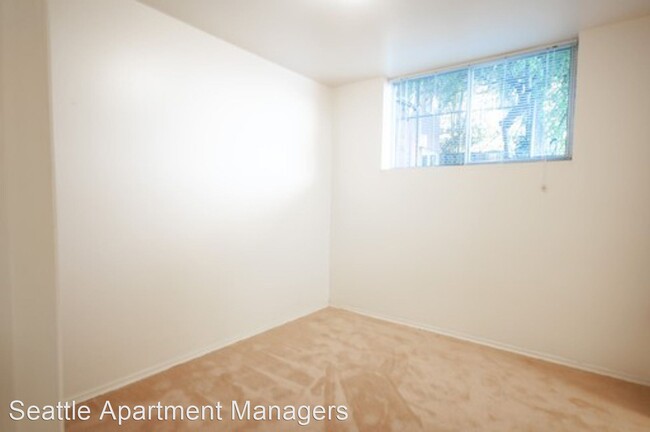 Building Photo - 1415 NE 52nd St