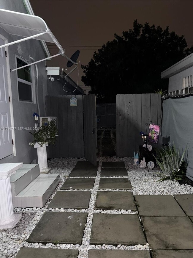 Foto del edificio - 2315 Cleveland St