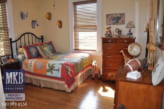 Building Photo - Grandin area 3 bedroom home