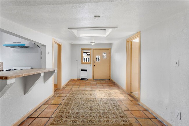 Building Photo - 2308 Woolsey St