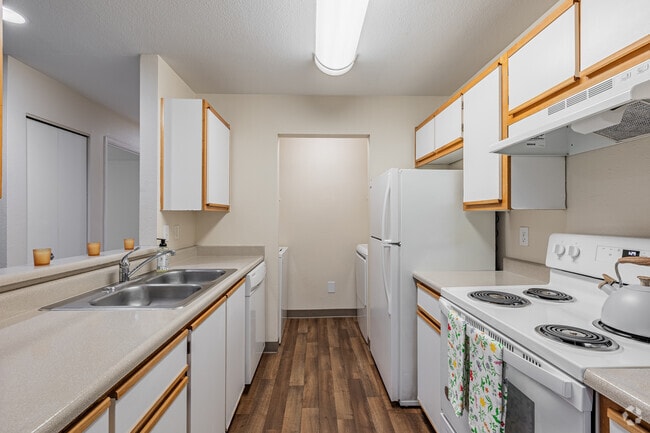 2BR, 1BA - 920SF - Kitchen - Westbury Apartments
