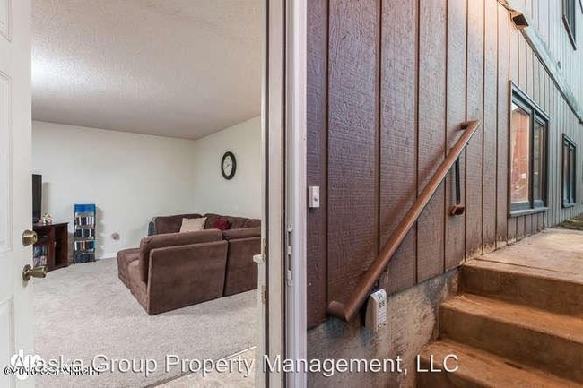 Building Photo - 2 br, 1 bath House - 8632 Boundary Ave P6