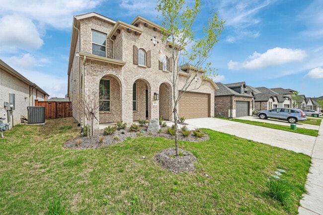 Building Photo - 3729 Paradise Way