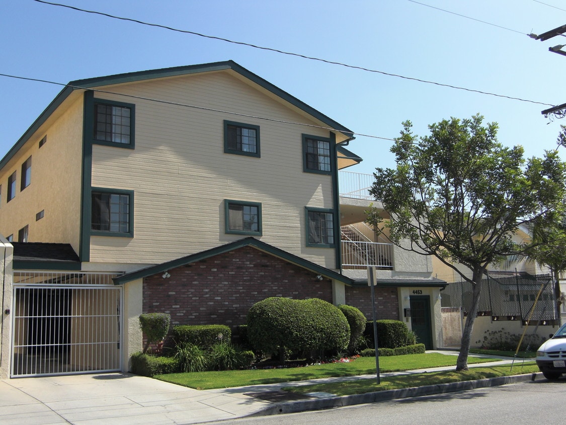 EXTERIOR - 4453 138th St