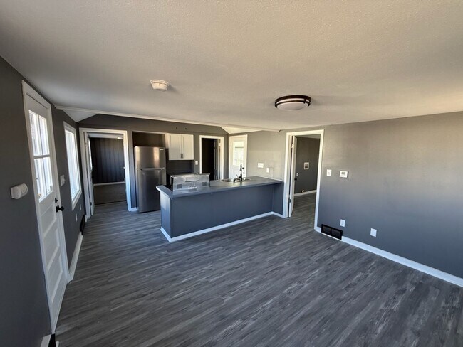 Foto del edificio - Updated 1-Bedroom Home with Garage!