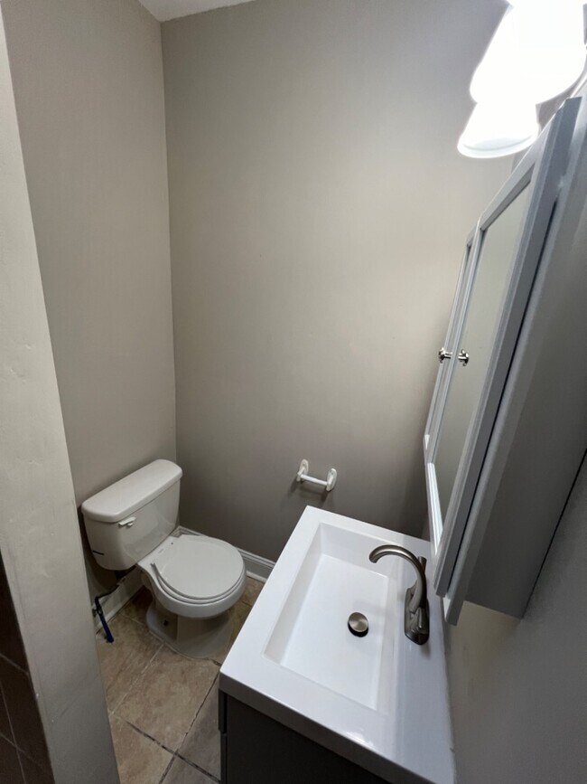 Foto del edificio - 1312 N Alden St