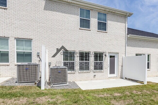 Foto del edificio - 204 Douglas Bend Rd