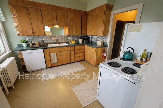 Foto del edificio - 1112 E 6th St