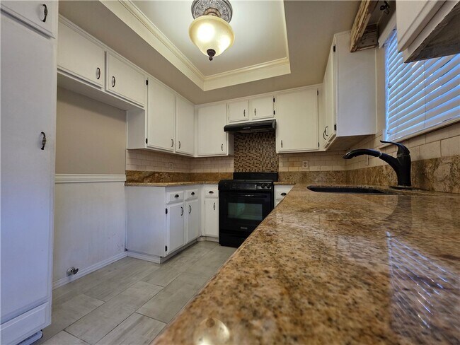 Foto del edificio - 1173 S Paula Dr