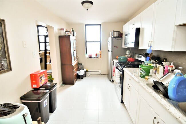 Building Photo - 228 59th St