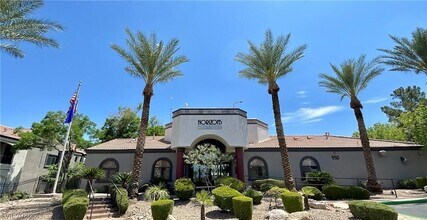 Building Photo - 950 Seven Hills Dr