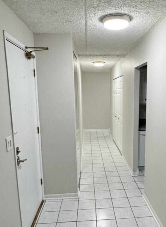 Foto del edificio - 225 S Rohlwing Rd