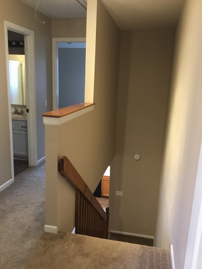 401 NE 6th St, Blue Springs, MO 64014 Townhouse for Rent in Blue