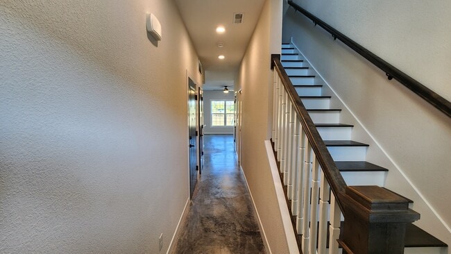 Building Photo - 3319 Stoneway Ct