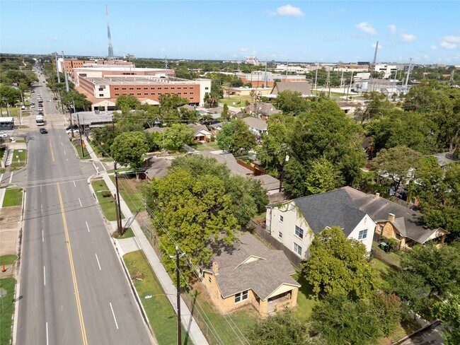 Foto del edificio - 3005 Arbor St