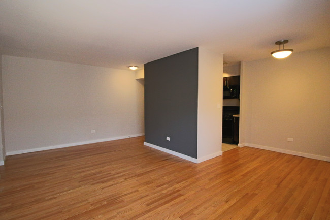 Building Photo - 3612 N Pine Grove Ave