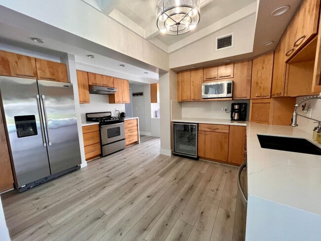Building Photo - 2412 Key Largo Ln