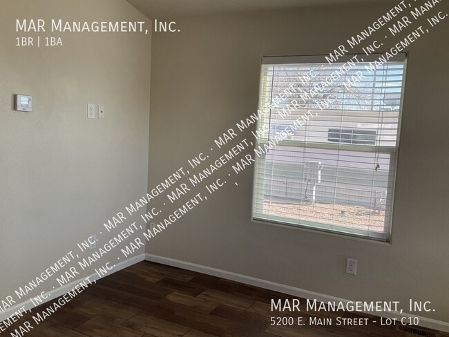 Foto del edificio - 5200 E Main St