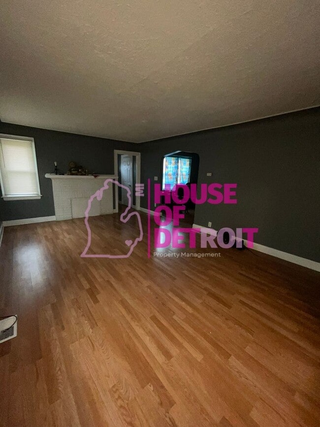 Building Photo - 4 BEDROOM | 1 BATH | FREE PRE SCREEN