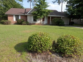 Building Photo - 631 Windhaven Dr