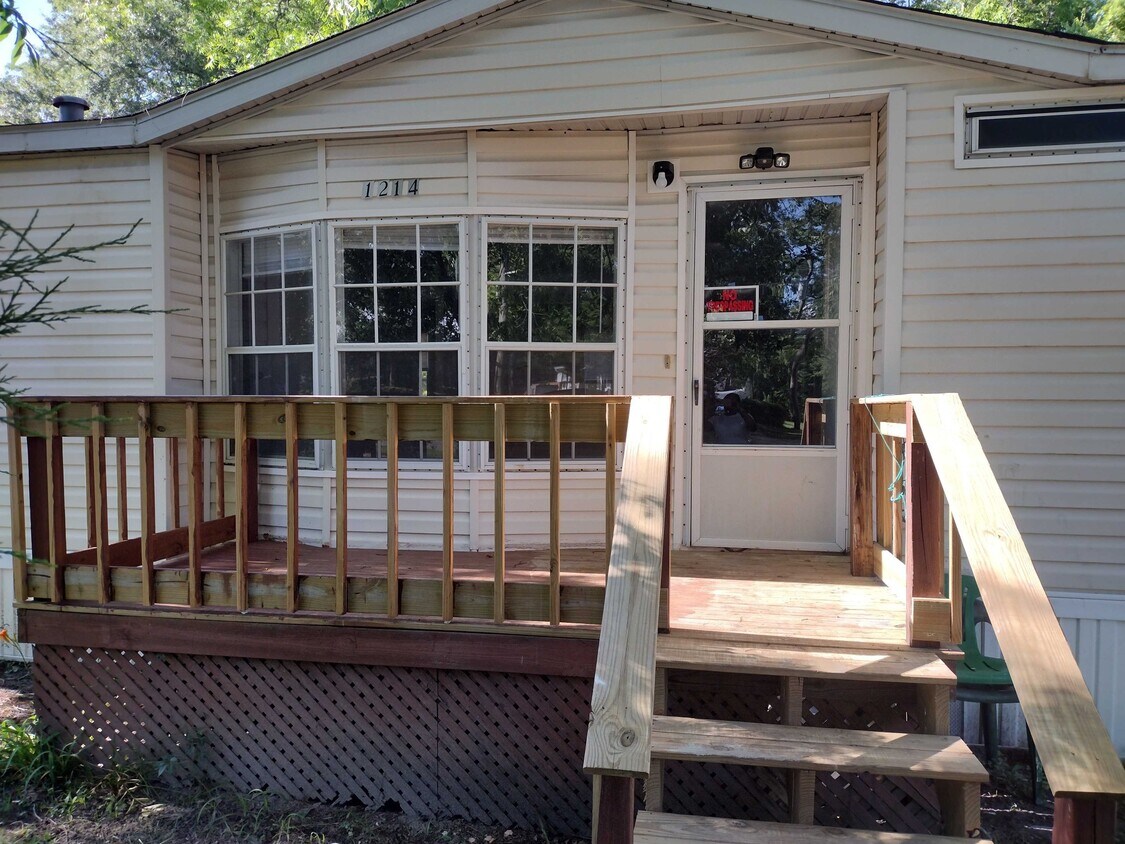 1214 Church Ave, Chipley, FL 32428 House Rental in Chipley, FL