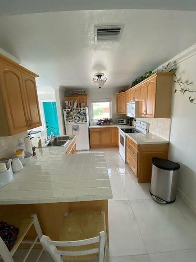 Photo - 6601 Lake Clarke Dr House