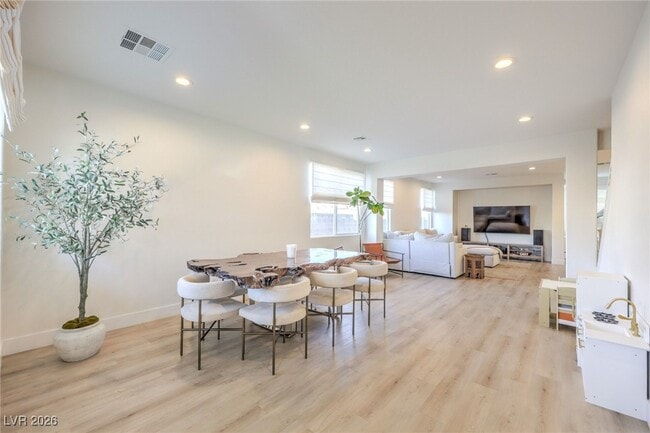 Foto del edificio - 5404 Avent Ferry St