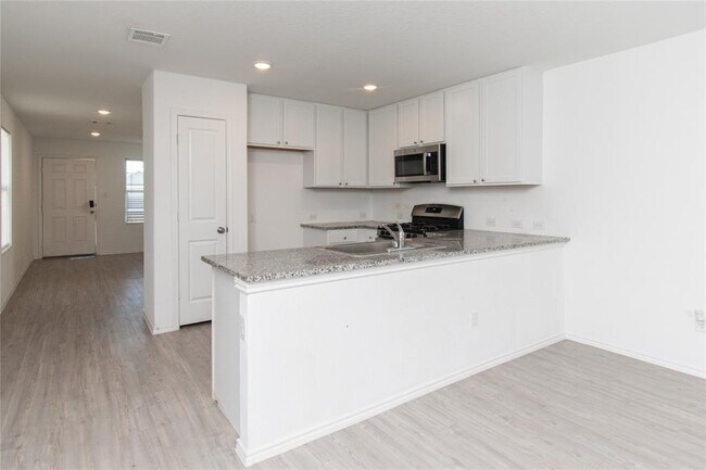 Foto del edificio - 5812 San Geronimo