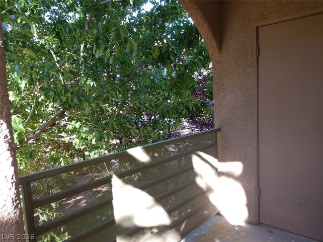 Building Photo - 2101 Blue Breeze Dr
