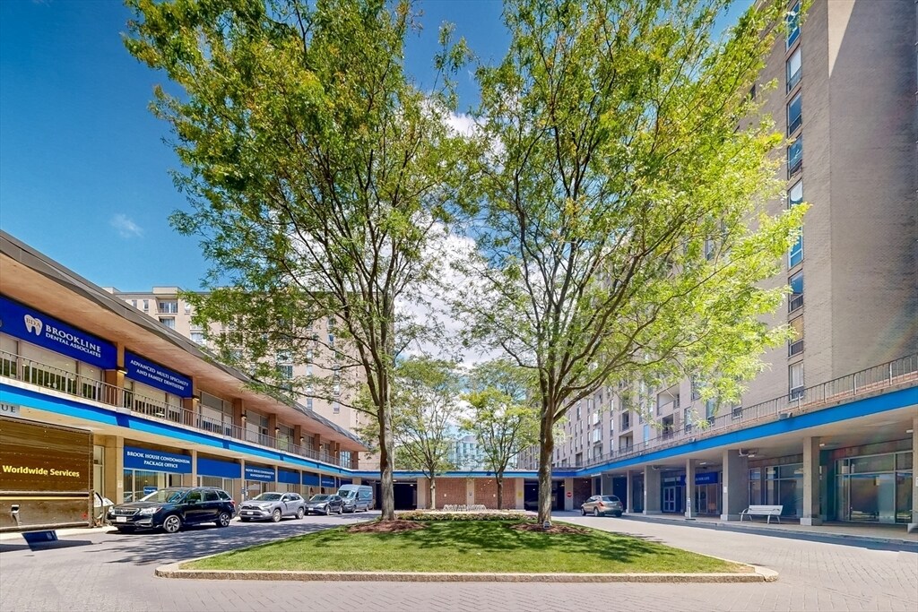 Foto principal - 77 Pond Ave