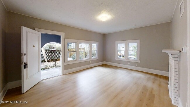 Building Photo - 1412 Ingleside Ave