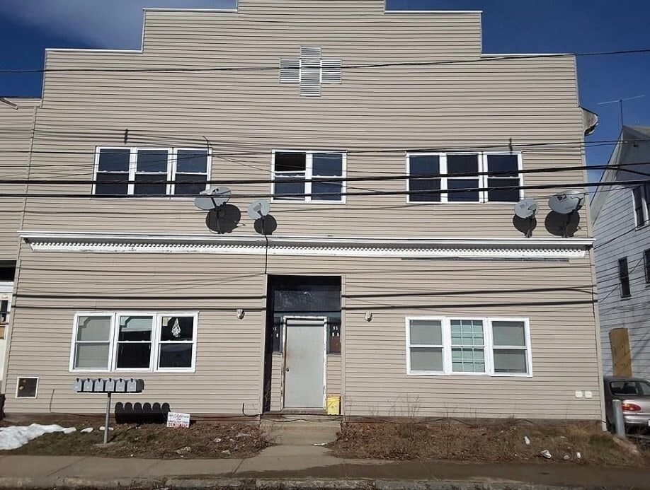 Building Photo - 93 Pleasant St