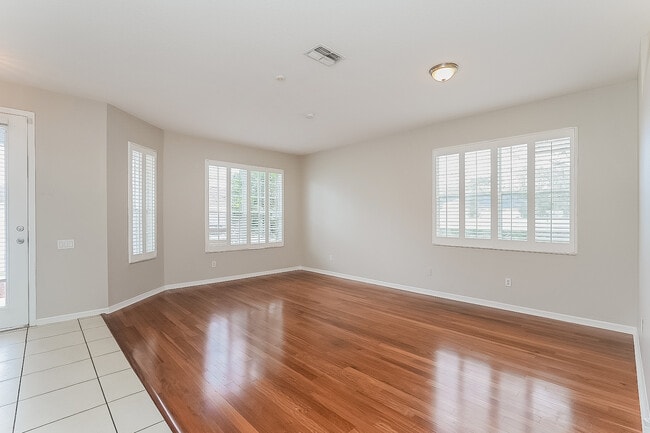 Building Photo - 5502 Terrain de Golf Dr