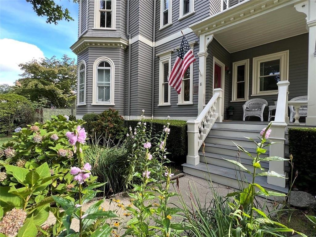 8 Cottage St Unit 2, Newport, RI 02840 Condo for Rent in Newport, RI