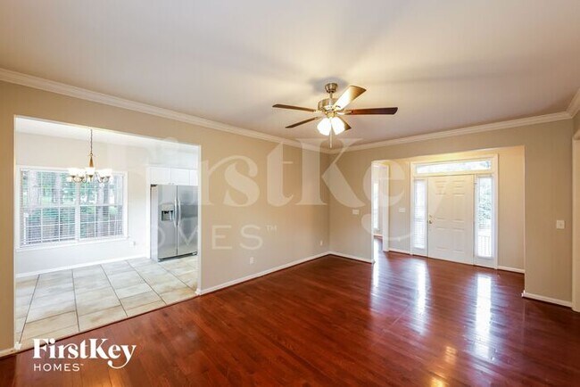 Foto del edificio - 1355 Shelby Forest Court